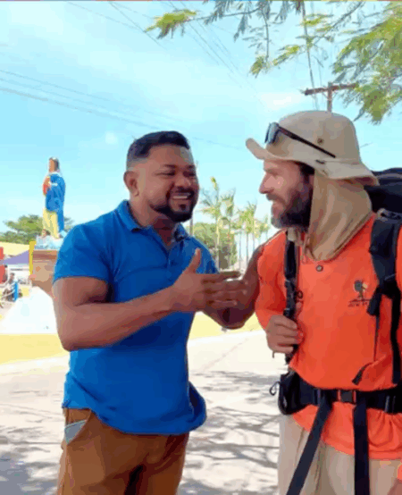 Prefeitura de Salvaterra recebe o peregrino Jow Piauí em sua jornada pelo Brasil