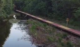 Prefeitura de Salvaterra entrega ponte que liga as comunidades de Água Boa, Cururu e Joanes