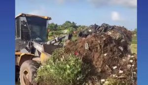 Secretaria de Obras realiza limpeza e reforça pedido de conscientização no descarte de lixo